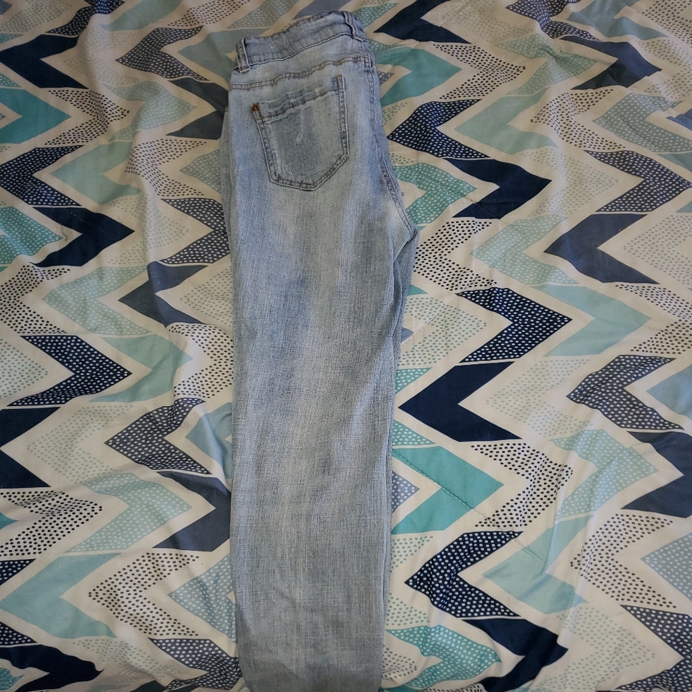 Jean - Picture 3 of 3